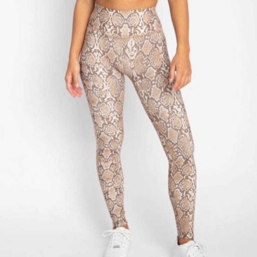 Skatie snakeskin leggings